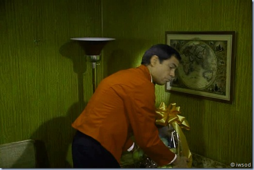 2.12 SHIP OF SPIES.avi_000625892