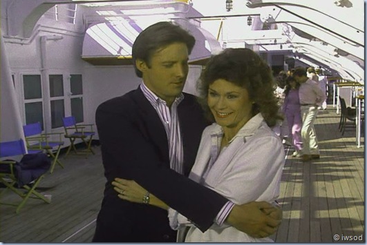 2.12 SHIP OF SPIES.avi_001243677