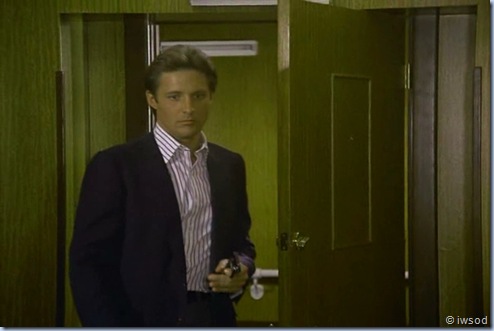 2.12 SHIP OF SPIES.avi_001295762