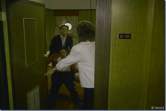 2.12 SHIP OF SPIES.avi_001322222