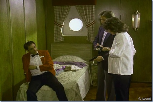 2.12 SHIP OF SPIES.avi_001371838