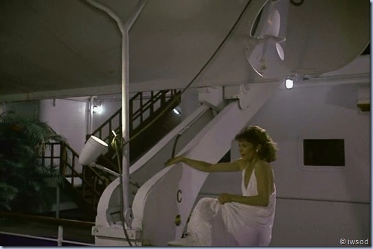 2.12 SHIP OF SPIES.avi_001671971