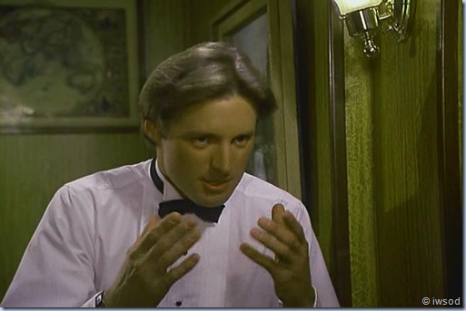 2.12 SHIP OF SPIES.avi_001773740