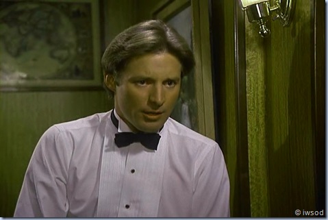 2.12 SHIP OF SPIES.avi_001811277