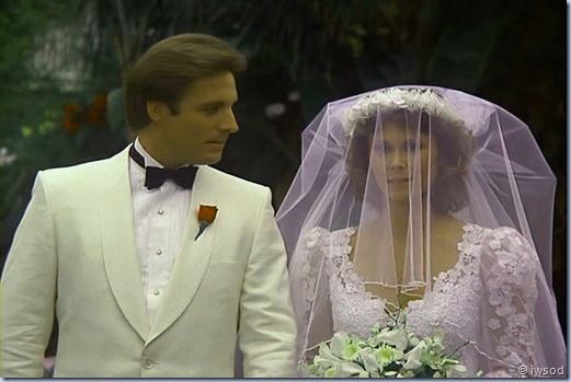 2.12 SHIP OF SPIES.avi_001859025