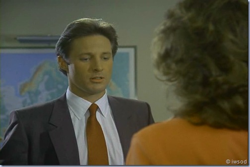 2.13 SPIDERWEB.avi_000426926