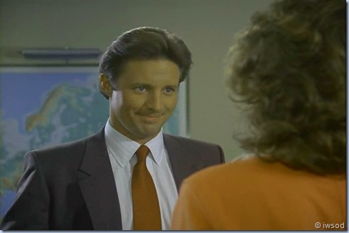 2.13 SPIDERWEB.avi_000438972