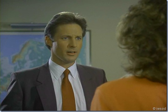 2.13 SPIDERWEB.avi_000442275