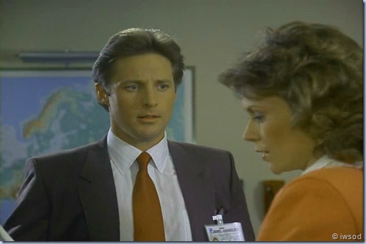 2.13 SPIDERWEB.avi_000466299