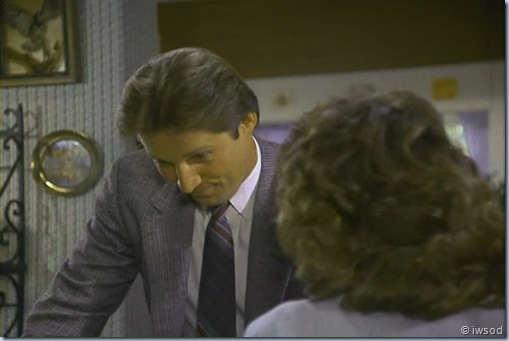 2.13 SPIDERWEB.avi_001991958