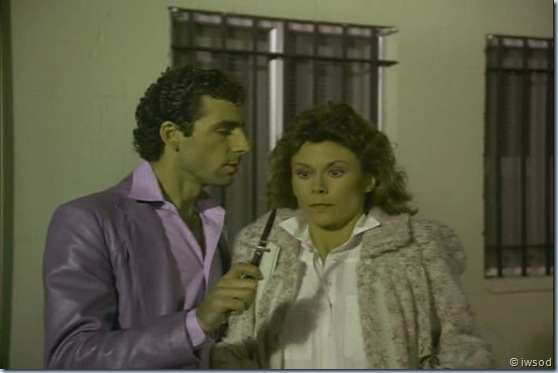 1Carwars.avi_001374607