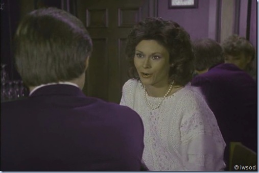 2.15 A RELATIVE SITUATION.avi_000555188