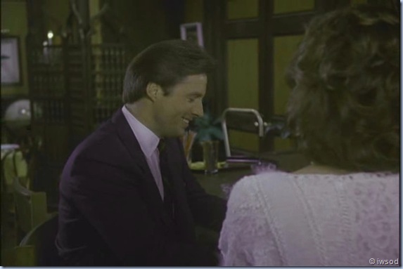 2.15 A RELATIVE SITUATION.avi_000578611