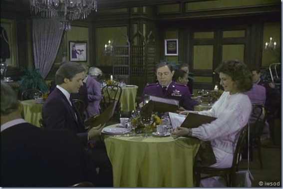 2.15 A RELATIVE SITUATION.avi_000635769