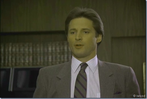 2.15 A RELATIVE SITUATION.avi_001087787