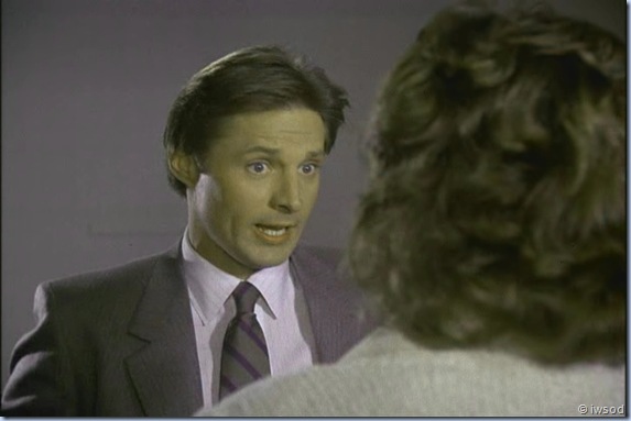 2.15 A RELATIVE SITUATION.avi_001768768