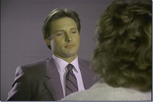 2.15 A RELATIVE SITUATION.avi_001778578