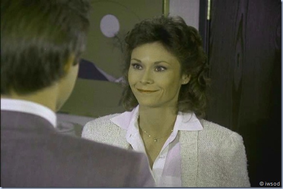 2.15 A RELATIVE SITUATION.avi_001785085