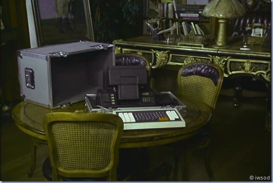 2.15 A RELATIVE SITUATION.avi_001936736