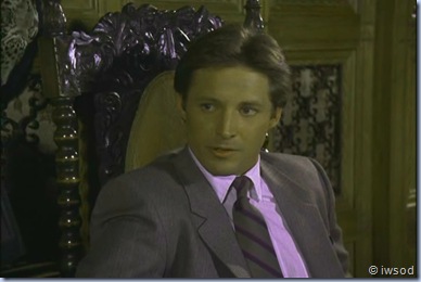 2.15 A RELATIVE SITUATION.avi_002193693