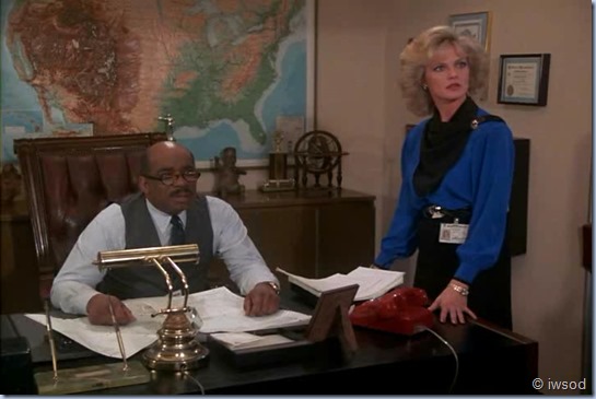 2.17 ODDS ON A DEAD PIGEON.avi_001105271