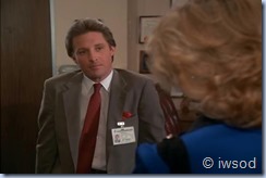 2.17 ODDS ON A DEAD PIGEON.avi_001211378