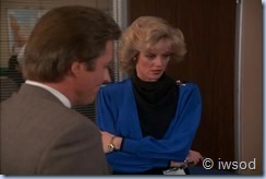 2.17 ODDS ON A DEAD PIGEON.avi_001213380