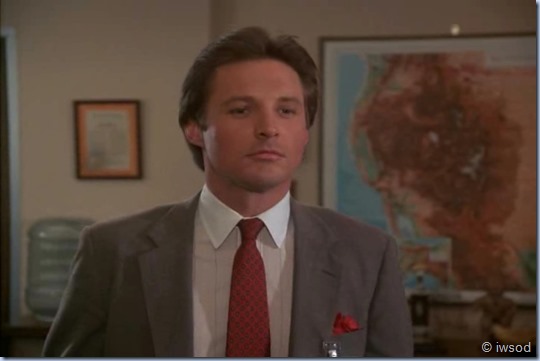 2.17 ODDS ON A DEAD PIGEON.avi_001226893