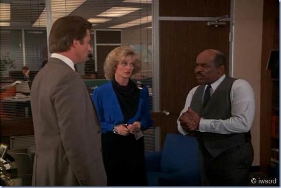 2.17 ODDS ON A DEAD PIGEON.avi_001237904