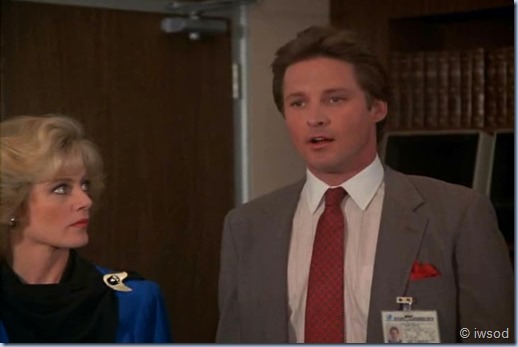 2.17 ODDS ON A DEAD PIGEON.avi_001248915