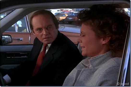 2.17 ODDS ON A DEAD PIGEON.avi_001893560