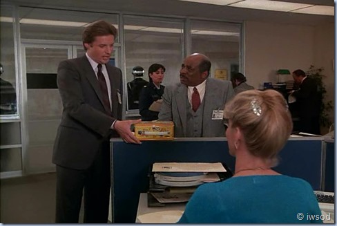 2.17 ODDS ON A DEAD PIGEON.avi_001955622