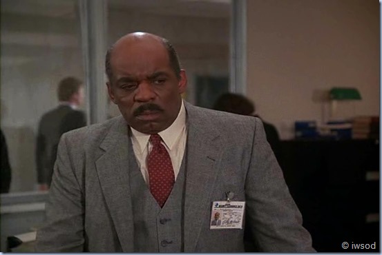 2.17 ODDS ON A DEAD PIGEON.avi_002003670