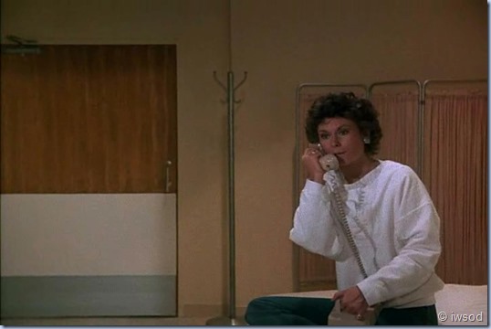 2.17 ODDS ON A DEAD PIGEON.avi_002130196