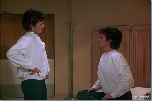 2.17 ODDS ON A DEAD PIGEON.avi_002139706