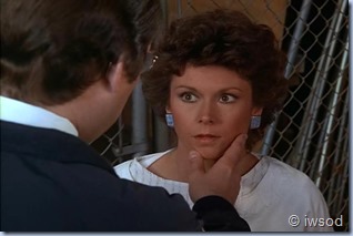 2.17 ODDS ON A DEAD PIGEON.avi_002159726