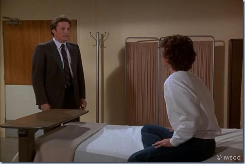 2.17 ODDS ON A DEAD PIGEON.avi_002290857