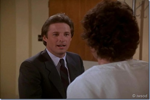 2.17 ODDS ON A DEAD PIGEON.avi_002297864