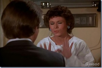 2.17 ODDS ON A DEAD PIGEON.avi_002301868