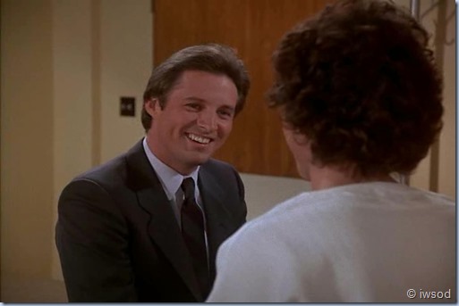 2.17 ODDS ON A DEAD PIGEON.avi_002305372