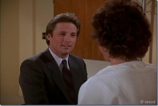 2.17 ODDS ON A DEAD PIGEON.avi_002319386