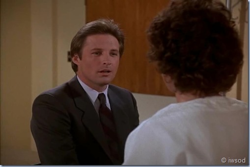 2.17 ODDS ON A DEAD PIGEON.avi_002325392