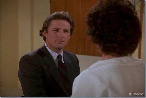 2.17 ODDS ON A DEAD PIGEON.avi_002326893