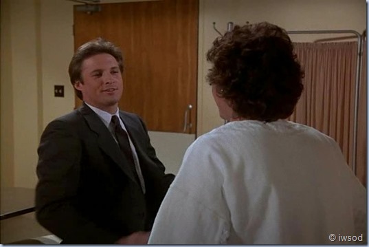 2.17 ODDS ON A DEAD PIGEON.avi_002333400