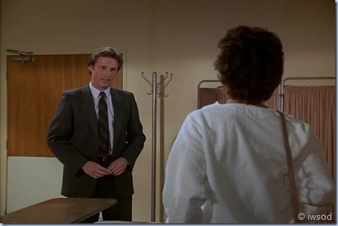 2.17 ODDS ON A DEAD PIGEON.avi_002339906