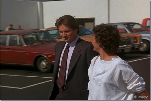 2.17 ODDS ON A DEAD PIGEON.avi_002365932