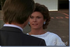 2.17 ODDS ON A DEAD PIGEON.avi_002384951