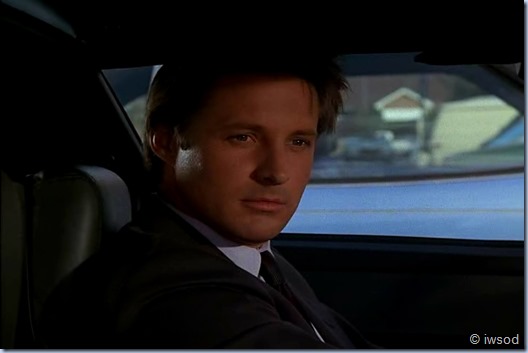 2.17 ODDS ON A DEAD PIGEON.avi_002475175