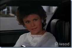 2.17 ODDS ON A DEAD PIGEON.avi_002479045