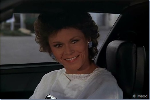 2.17 ODDS ON A DEAD PIGEON.avi_002481047